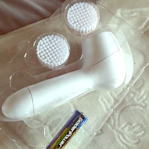 Cleansing brush